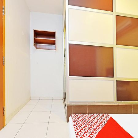 Kampong Pasir Puteh  Oyo 582 Hotel Walk Inn מראה חיצוני תמונה