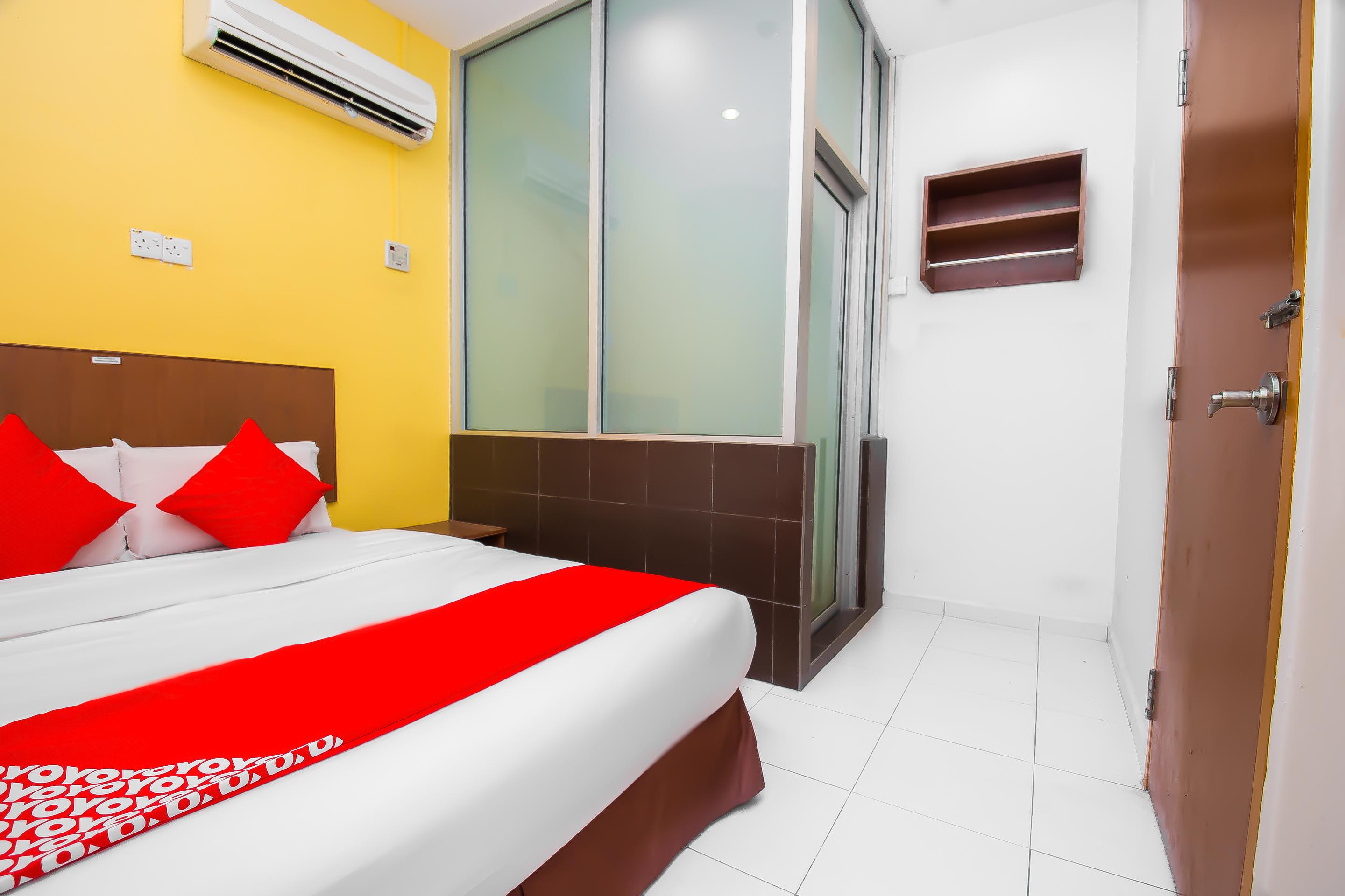 Kampong Pasir Puteh  Oyo 582 Hotel Walk Inn מראה חיצוני תמונה