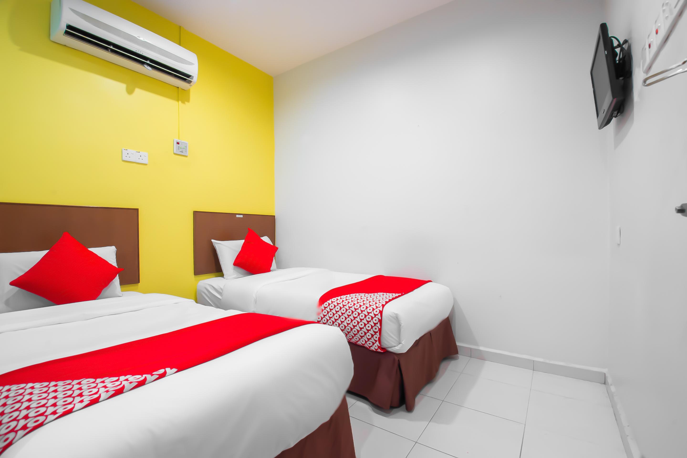 Kampong Pasir Puteh  Oyo 582 Hotel Walk Inn מראה חיצוני תמונה