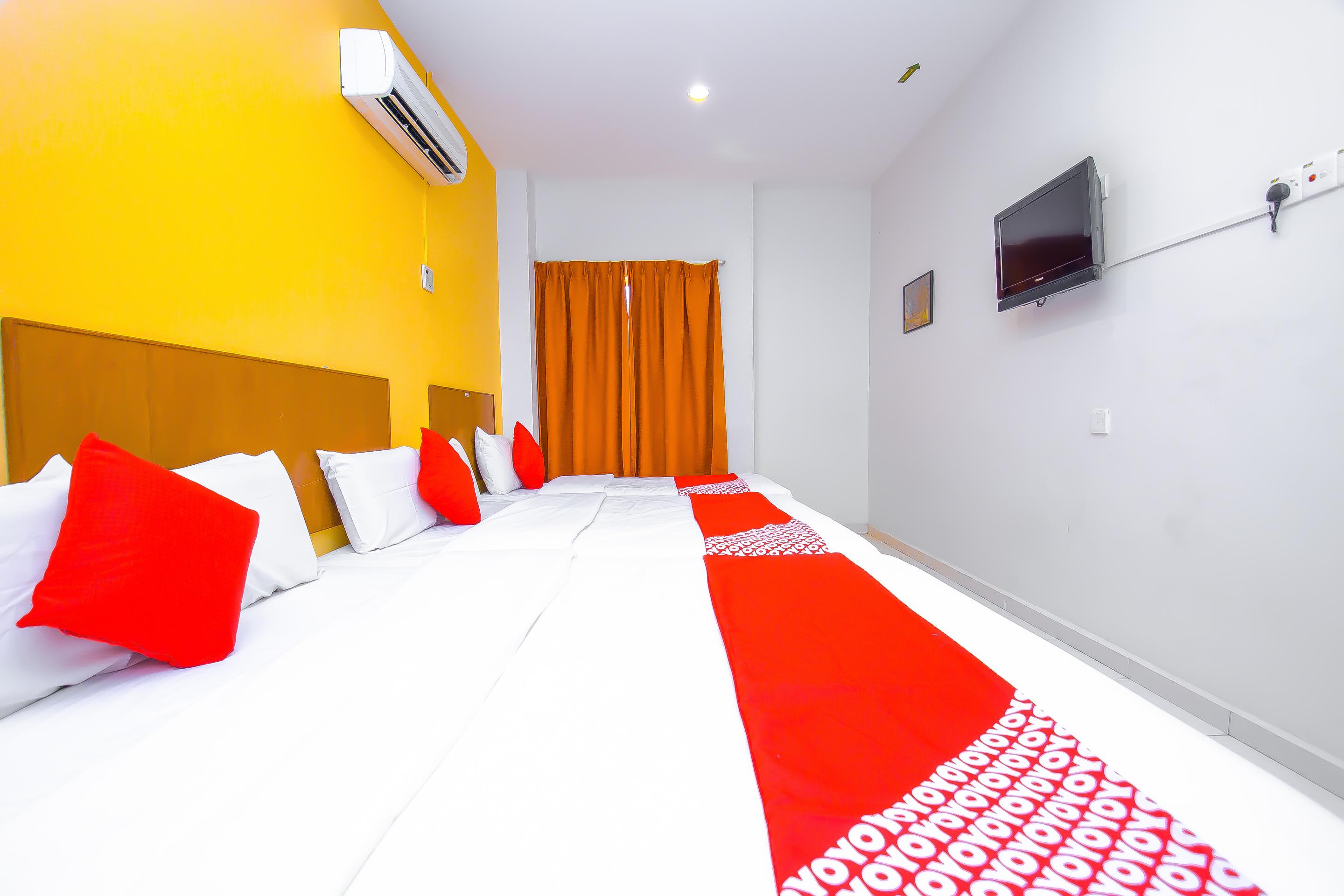 Kampong Pasir Puteh  Oyo 582 Hotel Walk Inn מראה חיצוני תמונה