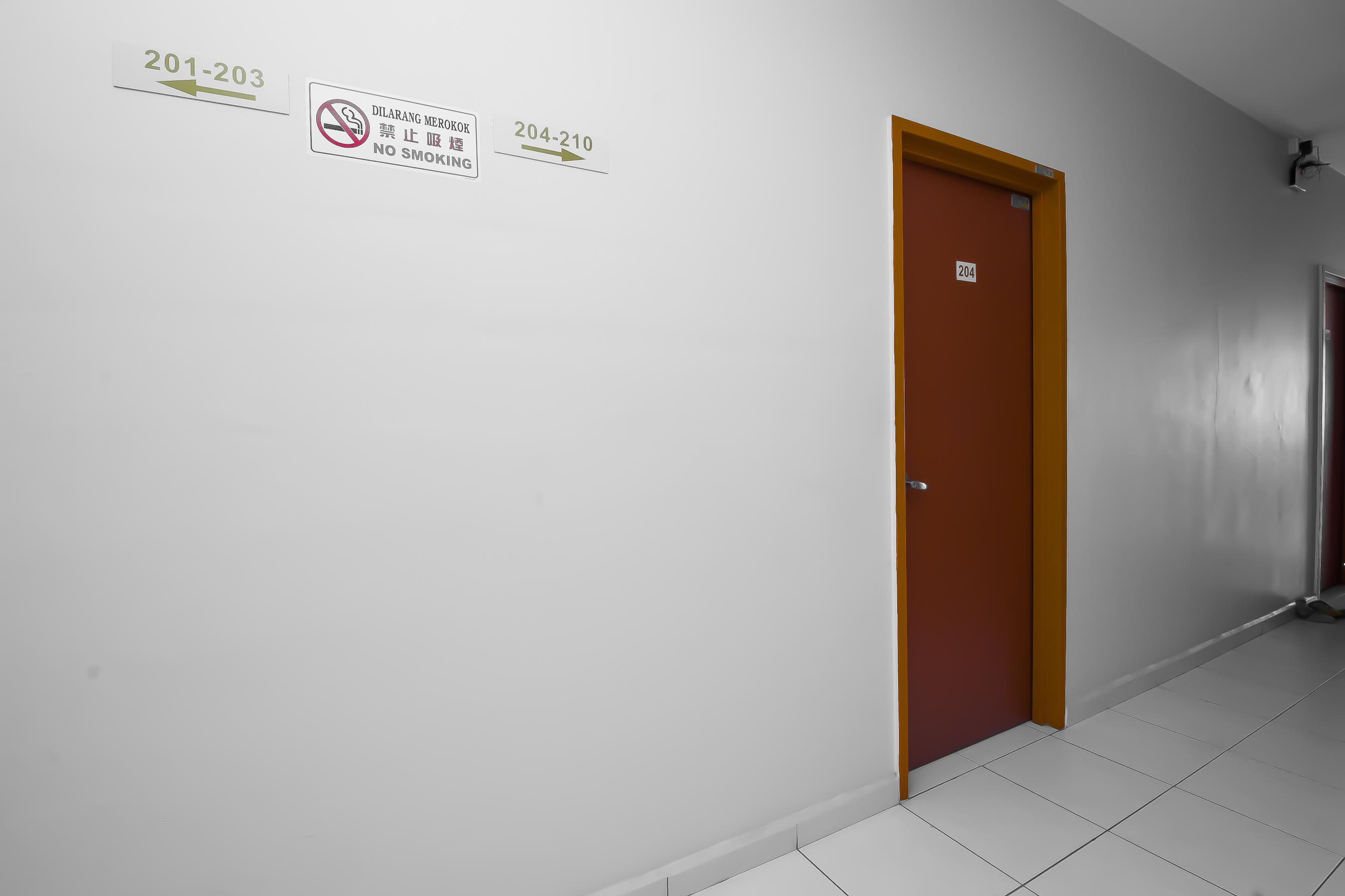 Kampong Pasir Puteh  Oyo 582 Hotel Walk Inn מראה חיצוני תמונה