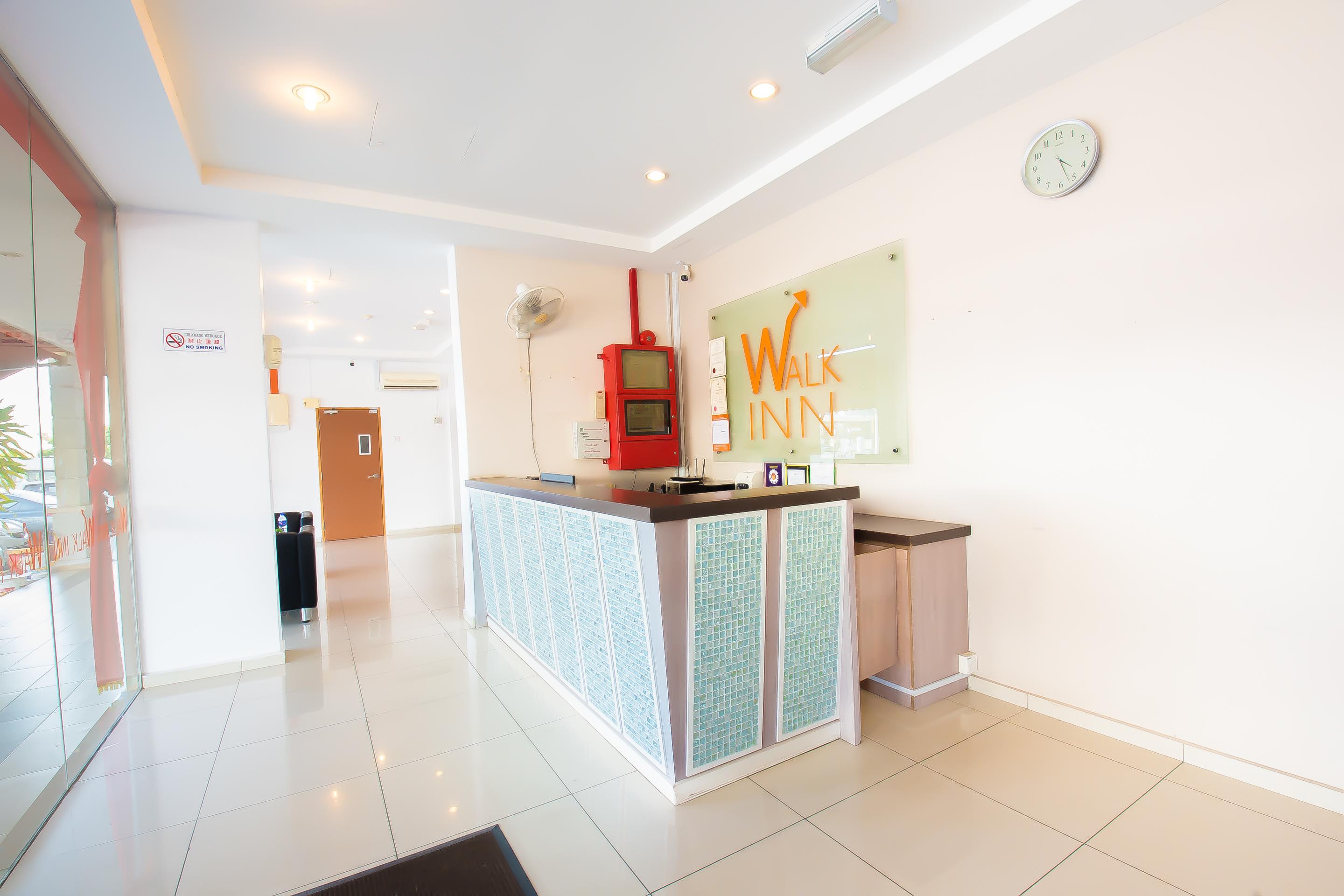 Kampong Pasir Puteh  Oyo 582 Hotel Walk Inn מראה חיצוני תמונה