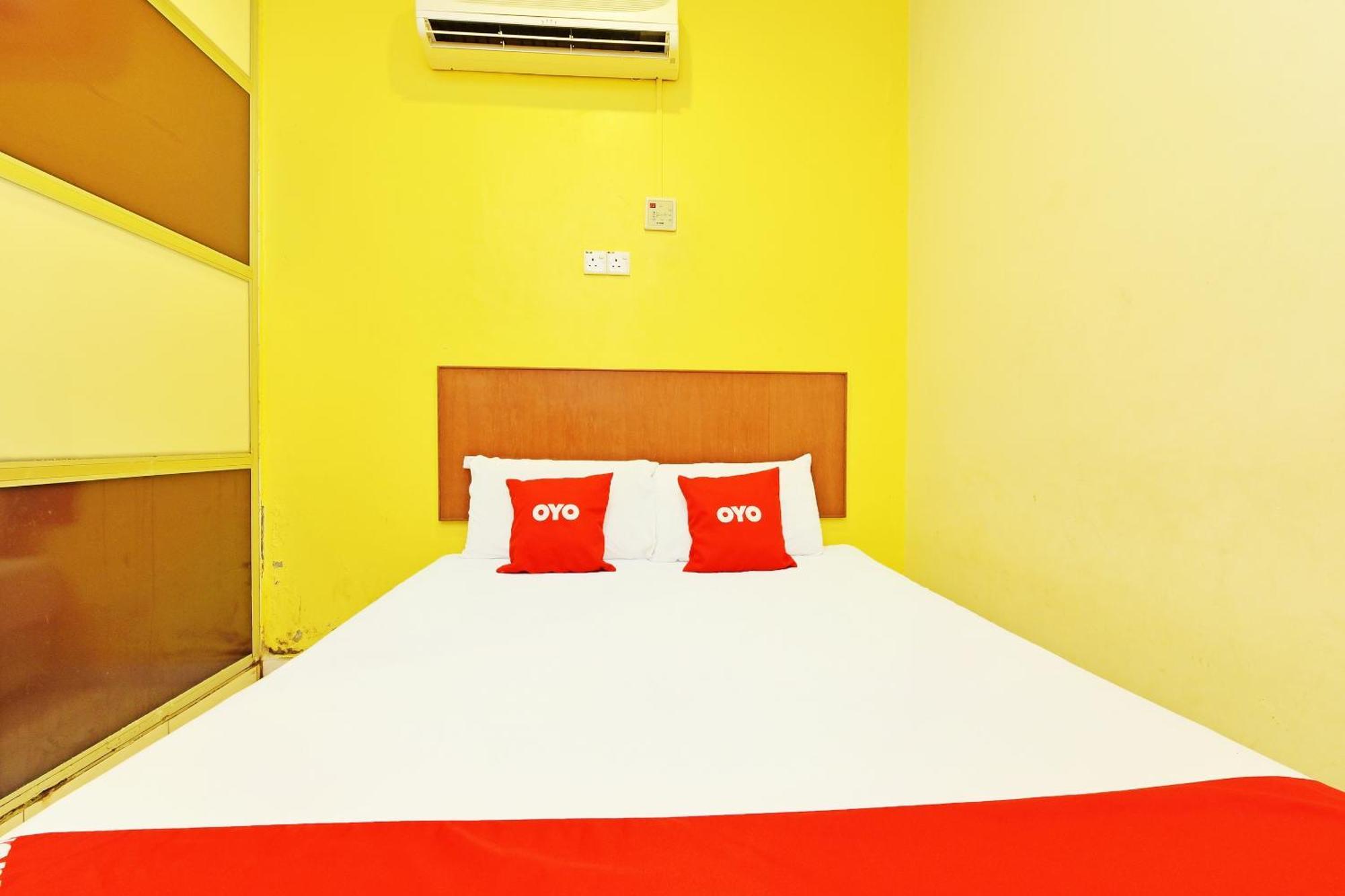 Kampong Pasir Puteh  Oyo 582 Hotel Walk Inn מראה חיצוני תמונה