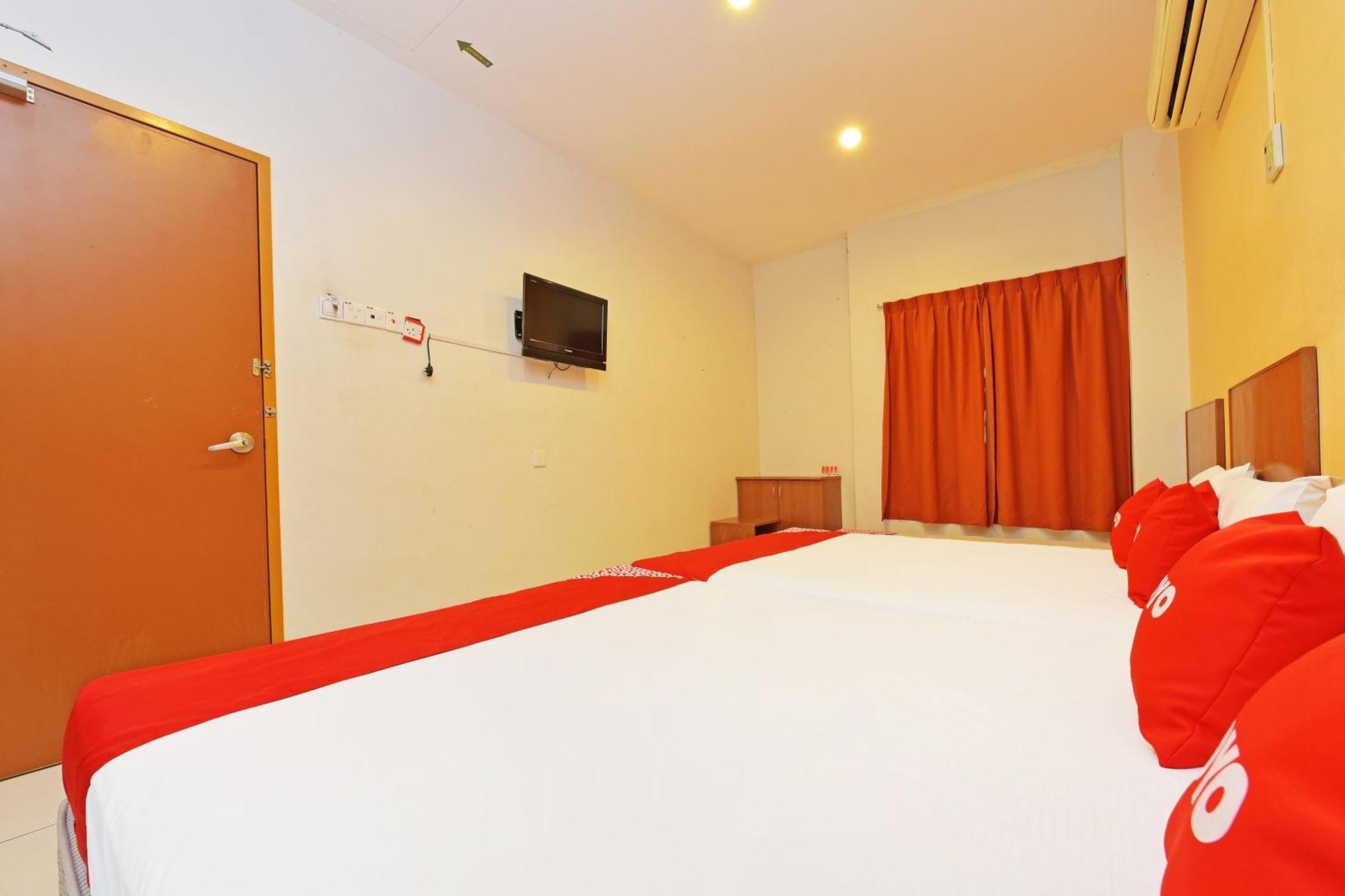 Kampong Pasir Puteh  Oyo 582 Hotel Walk Inn מראה חיצוני תמונה