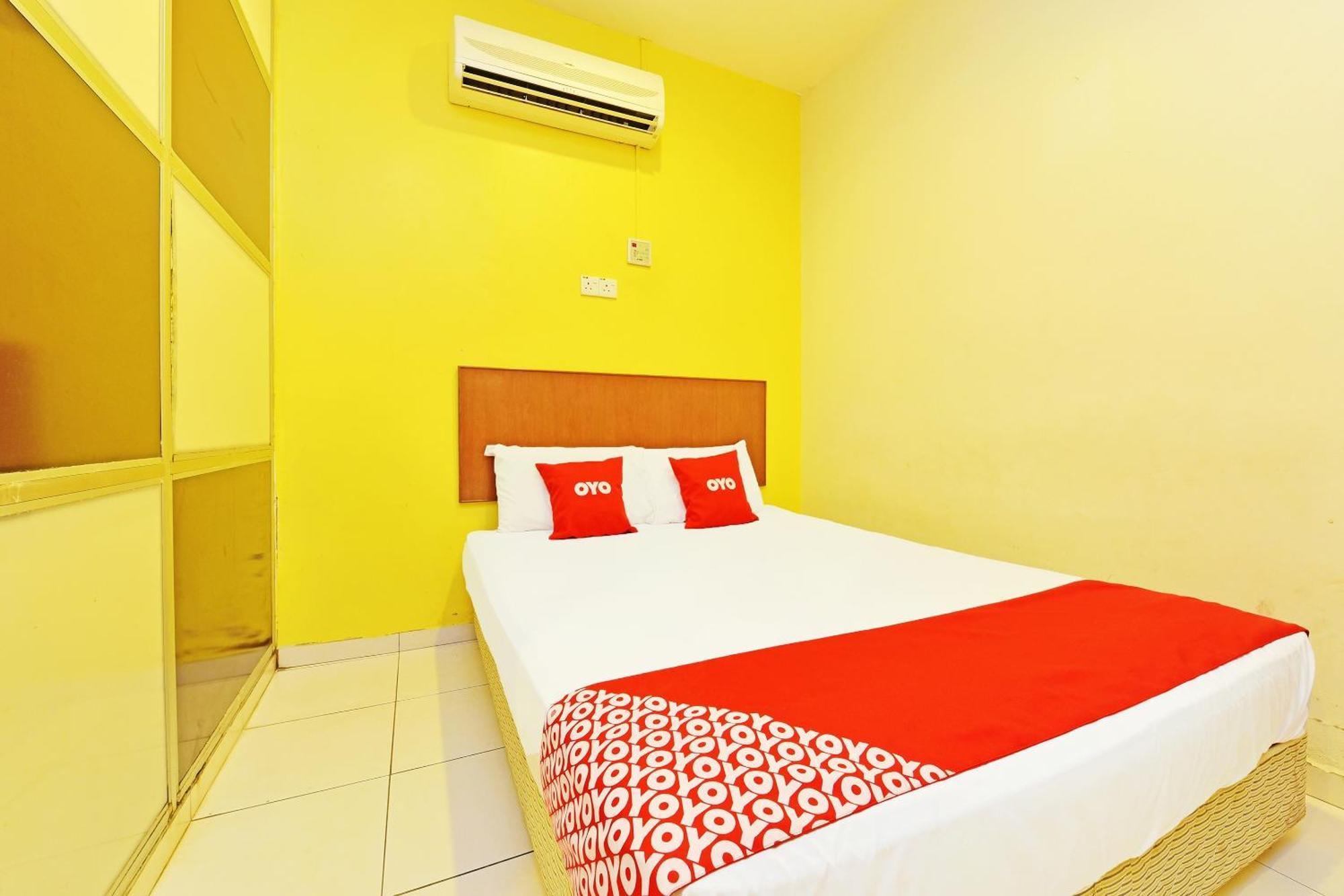 Kampong Pasir Puteh  Oyo 582 Hotel Walk Inn מראה חיצוני תמונה