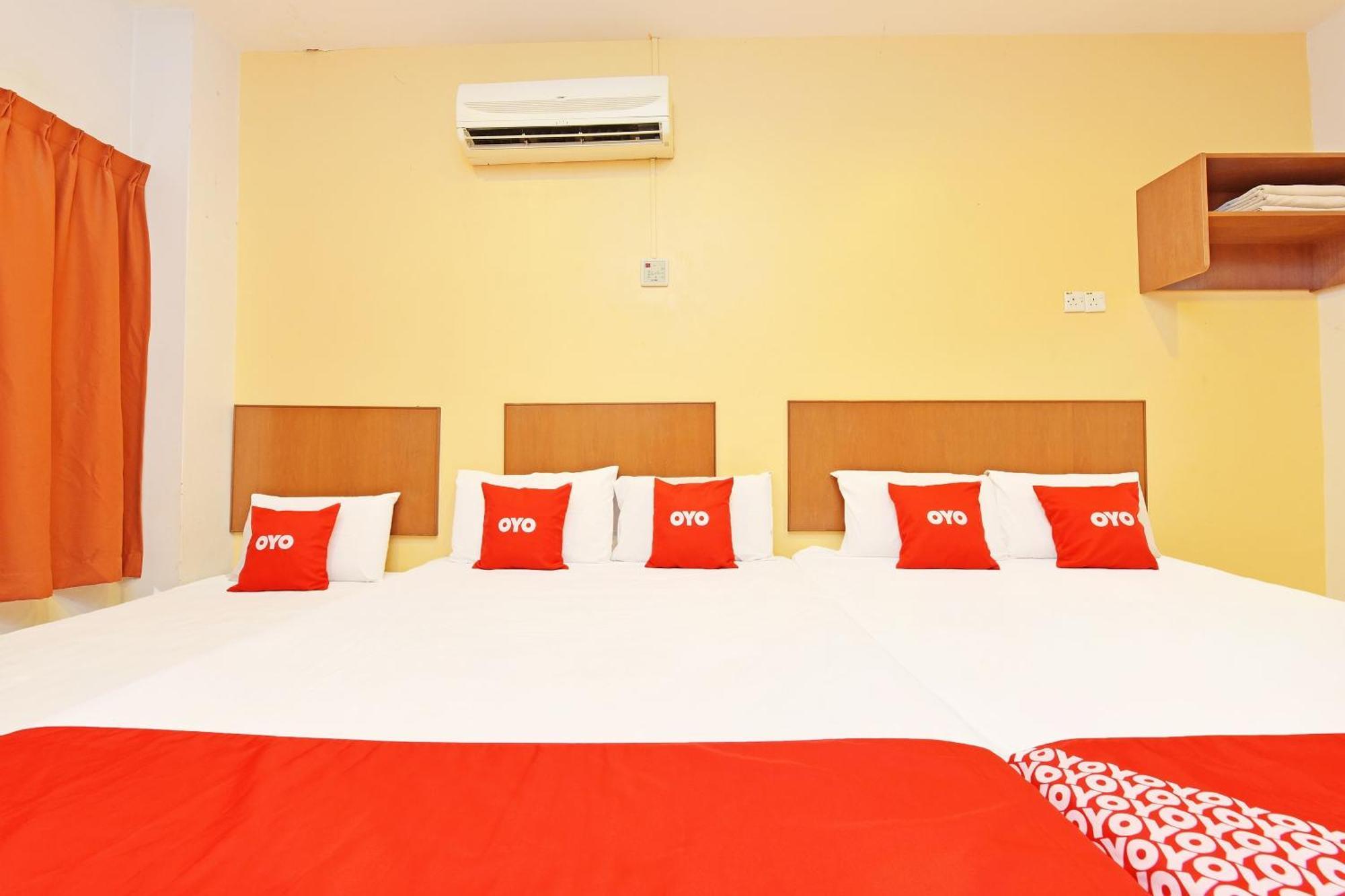 Kampong Pasir Puteh  Oyo 582 Hotel Walk Inn מראה חיצוני תמונה