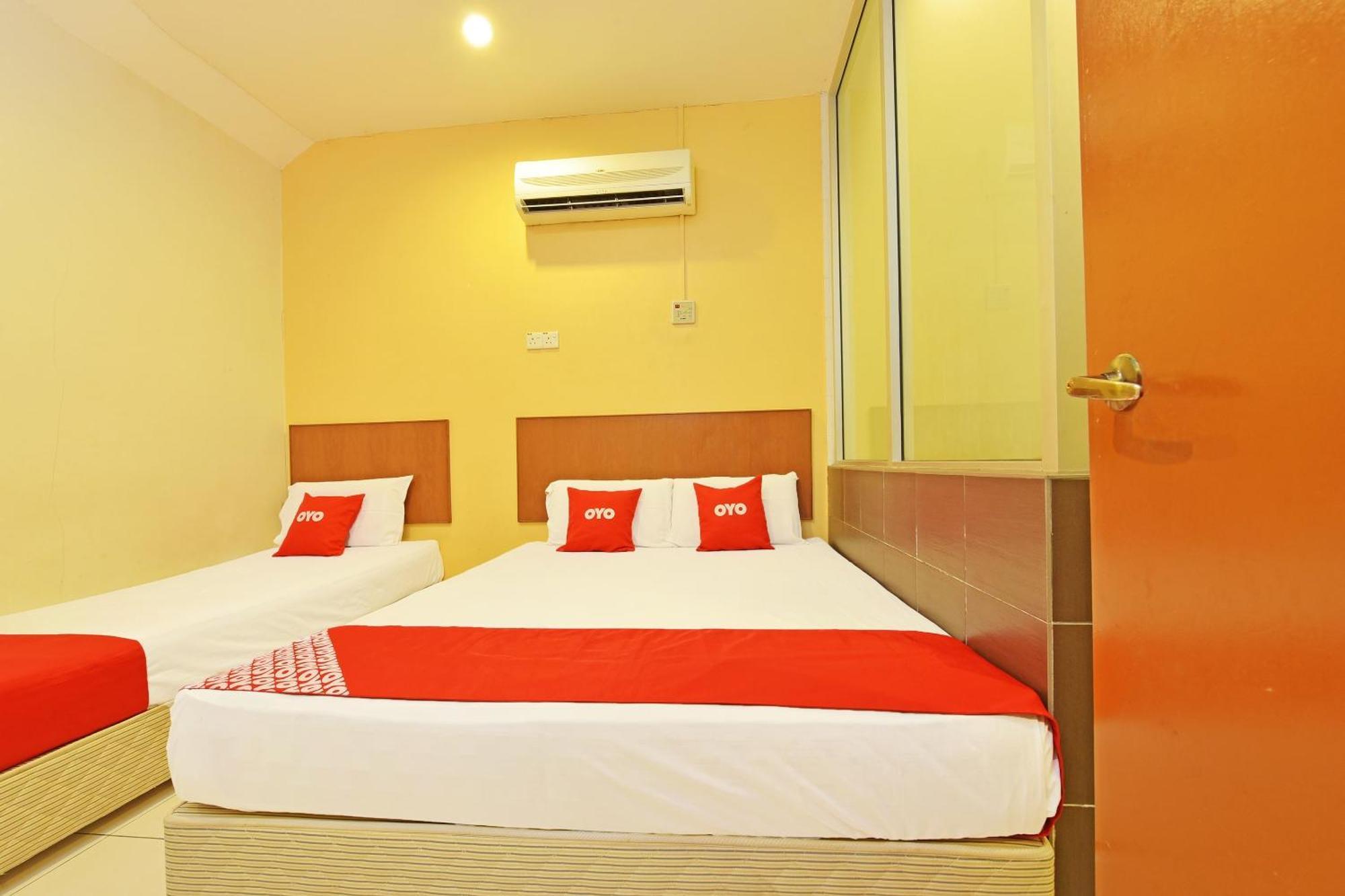 Kampong Pasir Puteh  Oyo 582 Hotel Walk Inn מראה חיצוני תמונה