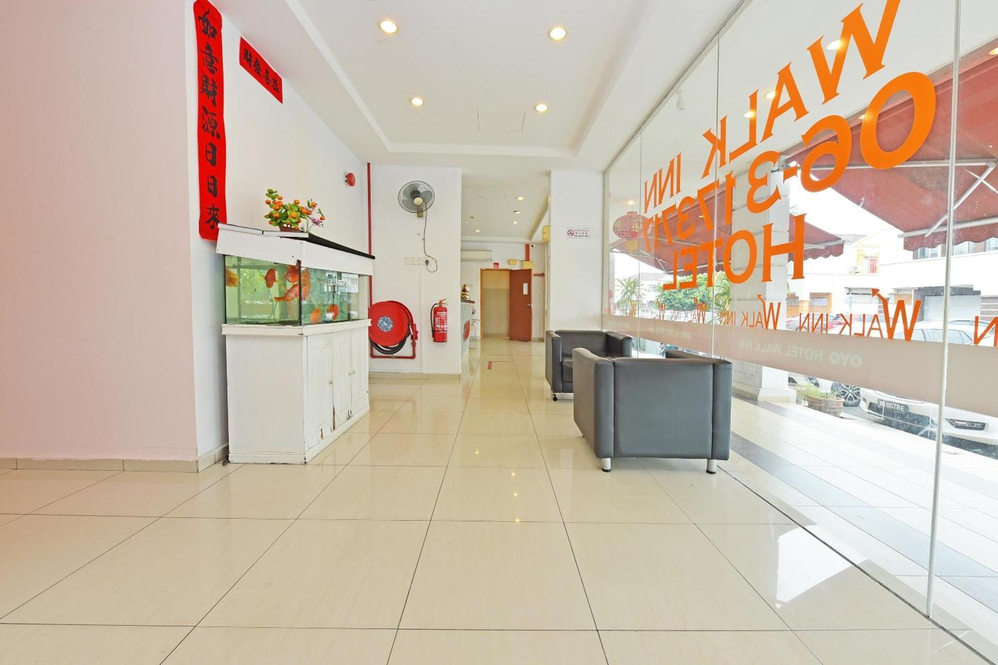 Kampong Pasir Puteh  Oyo 582 Hotel Walk Inn מראה חיצוני תמונה