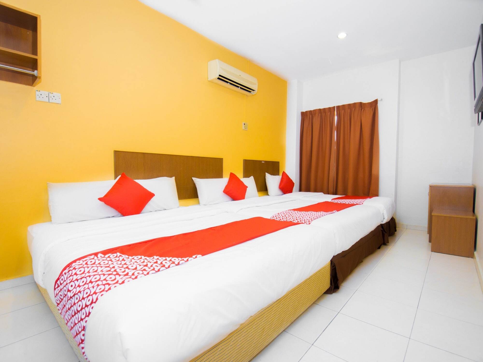Kampong Pasir Puteh  Oyo 582 Hotel Walk Inn מראה חיצוני תמונה