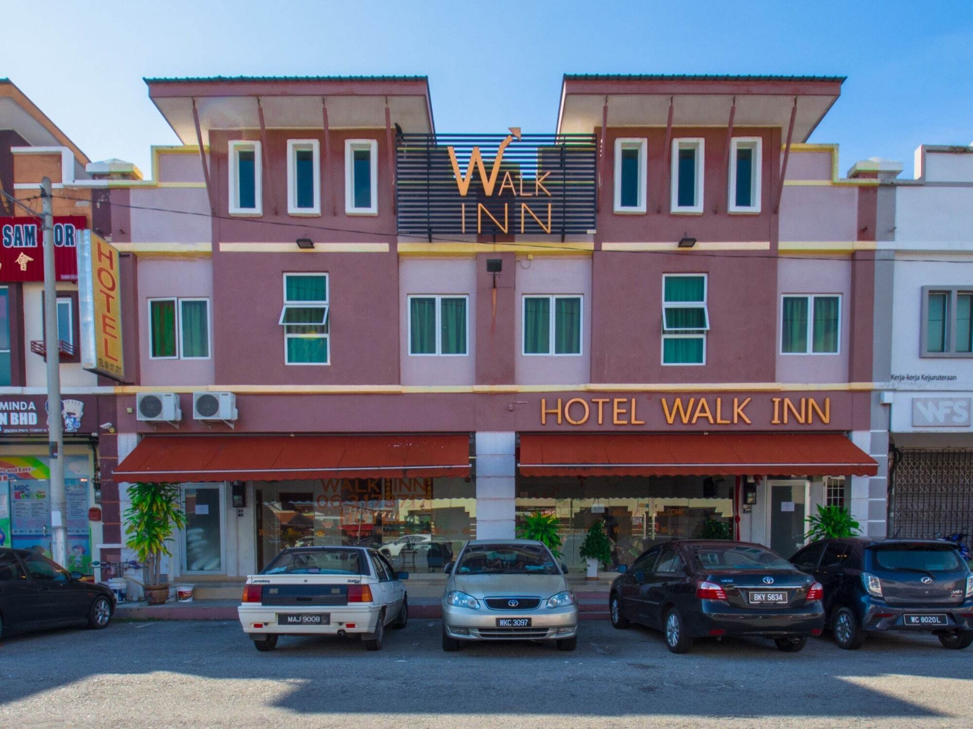 Kampong Pasir Puteh  Oyo 582 Hotel Walk Inn מראה חיצוני תמונה
